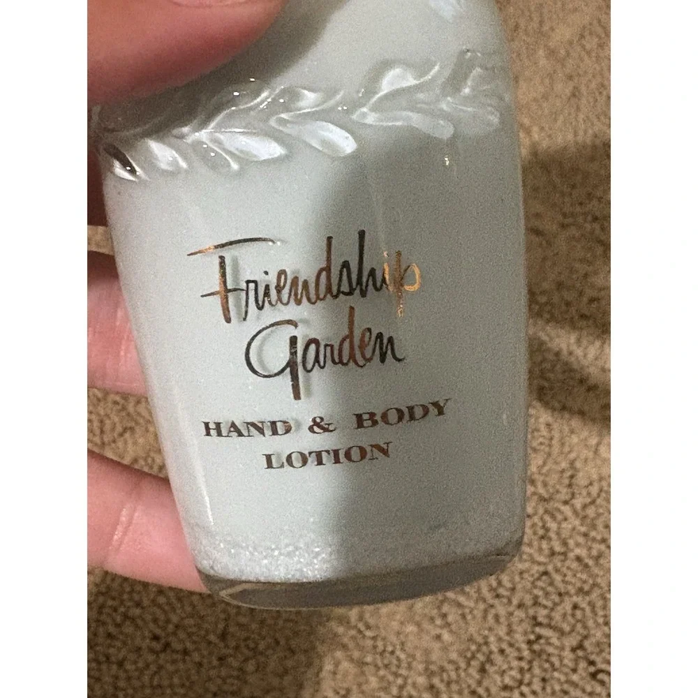 SHULTON FRIENDSHIP GARDEN HAND & BODY LOTION 2‎ OZ BOTTLE Full Vintage